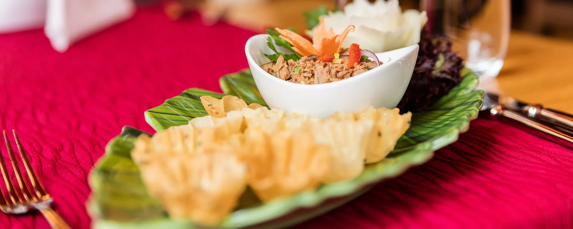 Thunfisch-Salat im Restaurant Thaigarden im Seminarhotel riverside